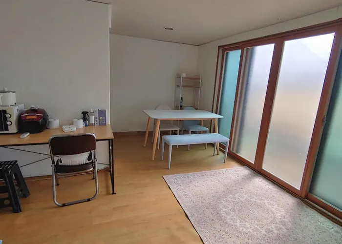 A Short-term Close To The Airport