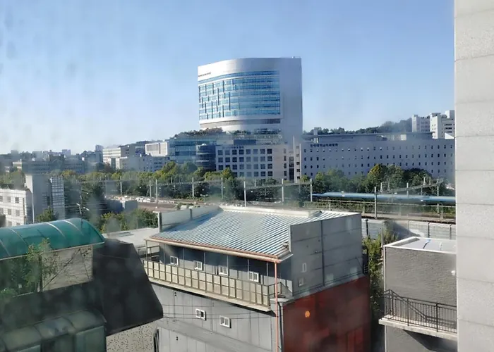 A Short-term Close To The Airport