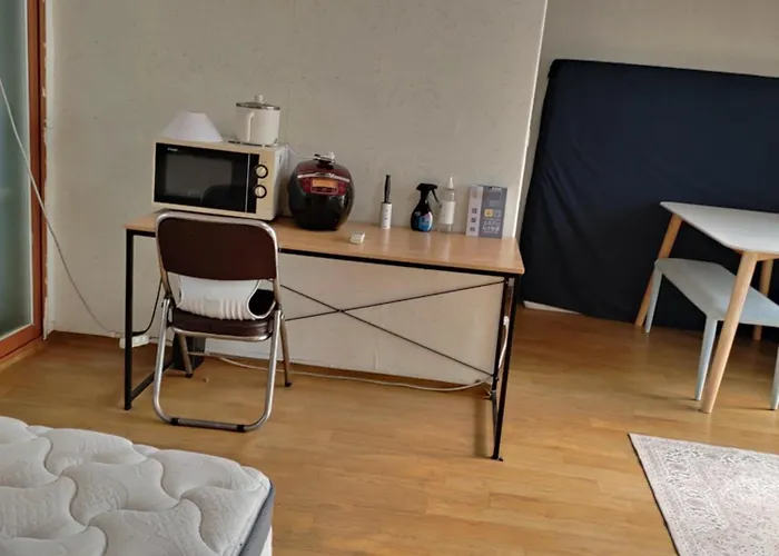 A Short-term Close To The Airport
